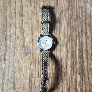 Vintage Classic Coach Tan Signature C Fabric And Leather Strap Watch